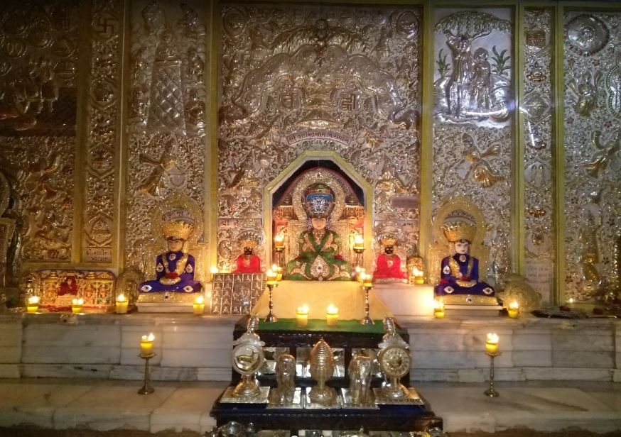 Shri Shantinath Bhagwan Jain Shwetamber Murtipujak Jinalaya,  Jalalpore, Navsari (Gujarat) image 3