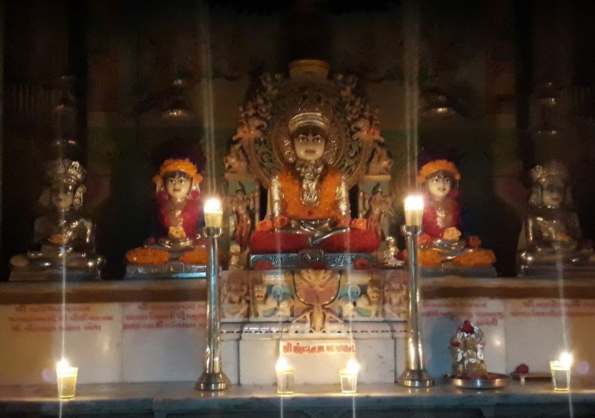 Shri Sambhavnath Bhagwan Jain Derasar, Main Bazar, Vansda, District - Navsari (Gujarat) image 2