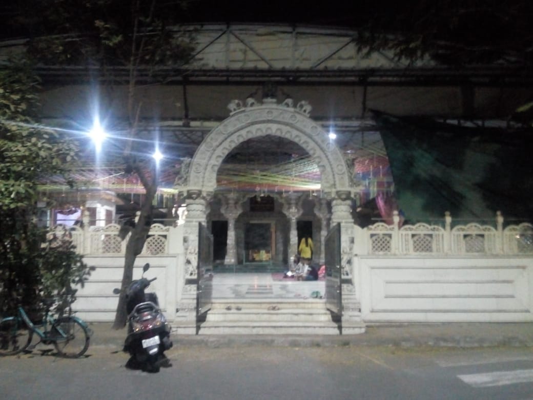 Shri Surajmandan Parshvnath Jinalaya, Someshwara Enclave, Vesu, Surat (Gujarat) image 1