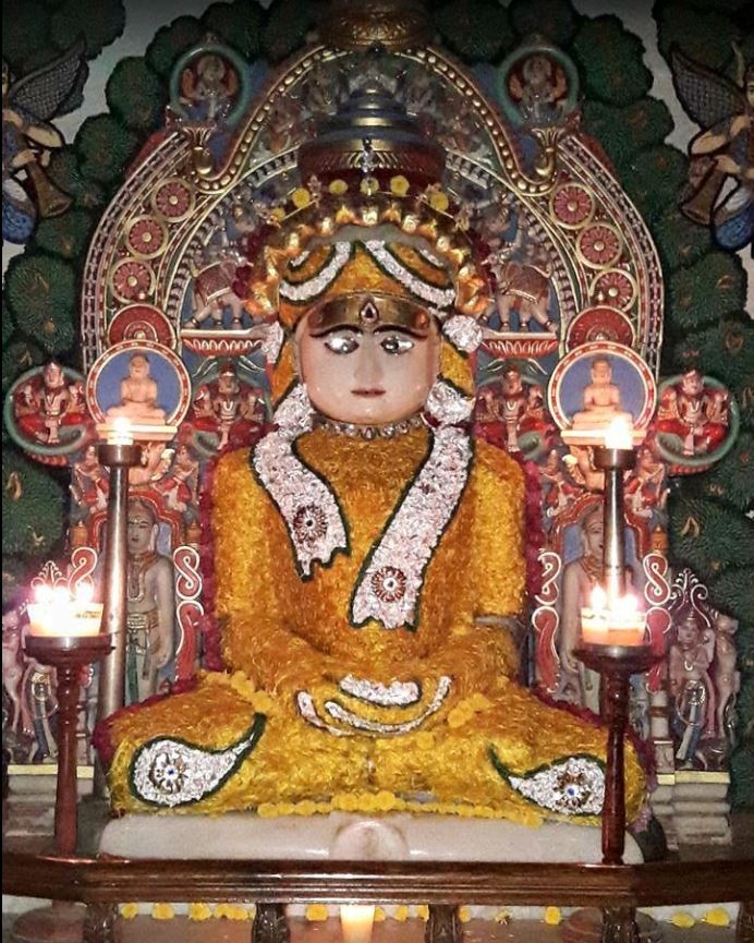 Shri Surajmandan Parshvnath Jinalaya, Someshwara Enclave, Vesu, Surat (Gujarat) image 3