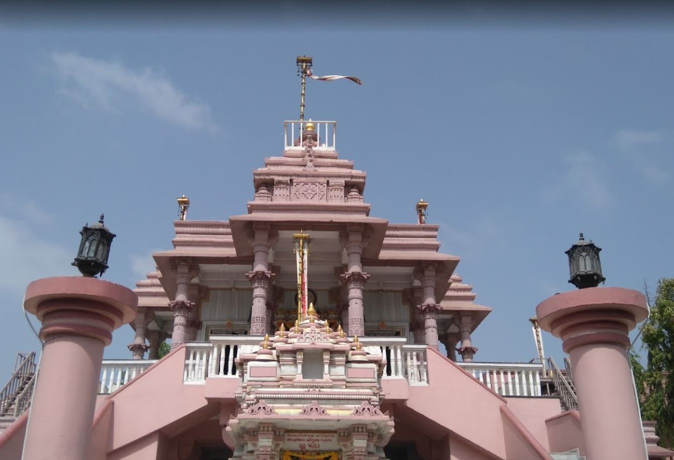 Shri Ngeshwar Parshvnath Jain Tirth Dham, ONGC Nagar, New Magdalla, Surat (Gujarat) image 2