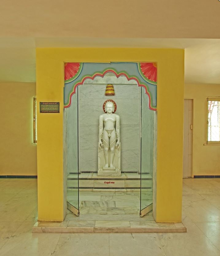Shri Simandhar Swami Digamber Jain Mandir, Daxini Society, Maninagar, Ahmedabad (Gujarat) image 4