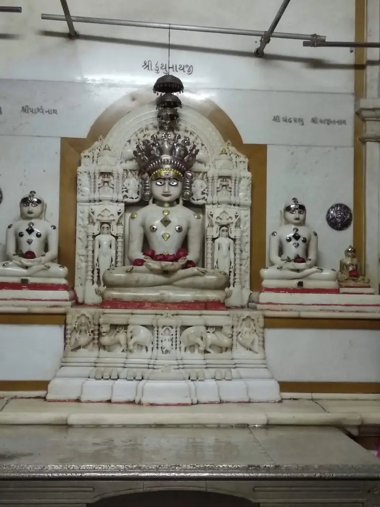 Shri Kunthunath Swami Jain Derasar, Surdas Sheth Ni Pole, Khadia, Ahmedabad (Gujarat) image 5