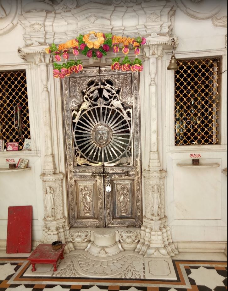 Shri Ajitnath Bhagwan Jain Derasar, Old City, Khadia, Ahmedabad (Gujarat) image 1
