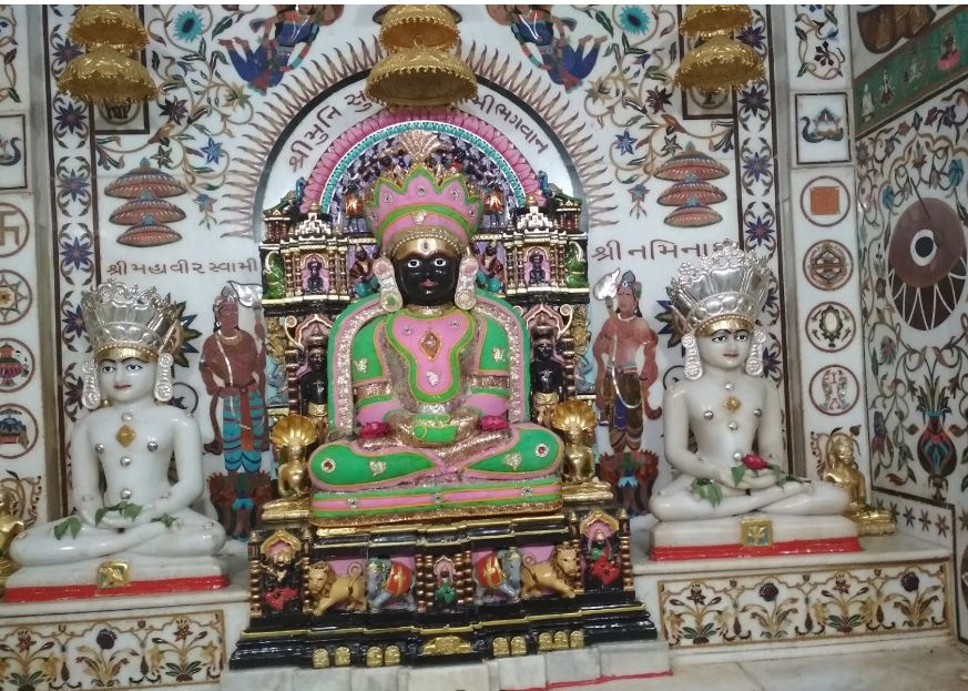 Shri Munisuvratnath Swami Jain Derasar, Pratapkung Society, Karelibagh, Vadodara (Gujarat) image 3