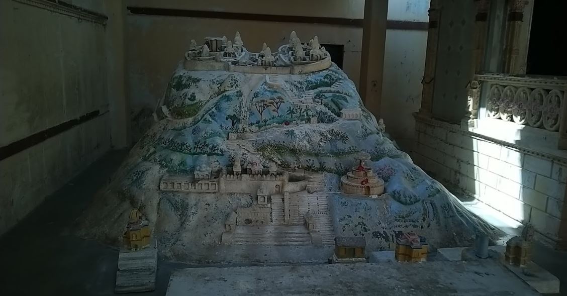 Shri Shatrunjay Tirthavatar Prasad, Dudhwala Mohalla, MG Road, Mandvi, Vadodara (Gujarat) image 4