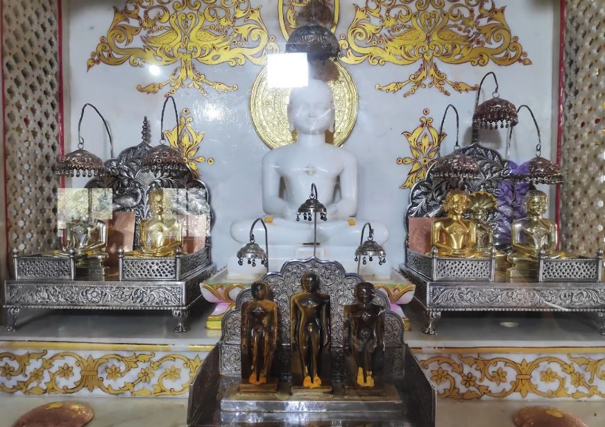 Shri 1008 Bhagwan Mahaveer Swami Digamber Jain Chaitalaya, Lalbaug, Manjalpur, Vadodara (Gujarat) image 3