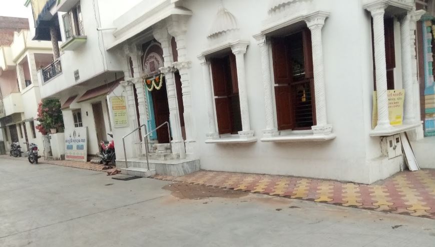 Shri Ghantakarn Mahaveer Jain Shwetamber Mandir, Paramhans Society, Manjalpur, Vadodara (Gujarat) image 2