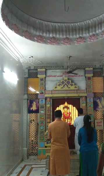 Shri Ghantakarn Mahaveer Jain Shwetamber Mandir, Paramhans Society, Manjalpur, Vadodara (Gujarat) image 3