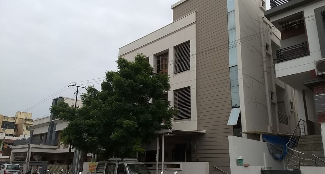 Shri Jain Sadhvi Upashray, Chandralok Society, ShreePalli Society, Manjalpur, Vadodara (Gujarat) image 3