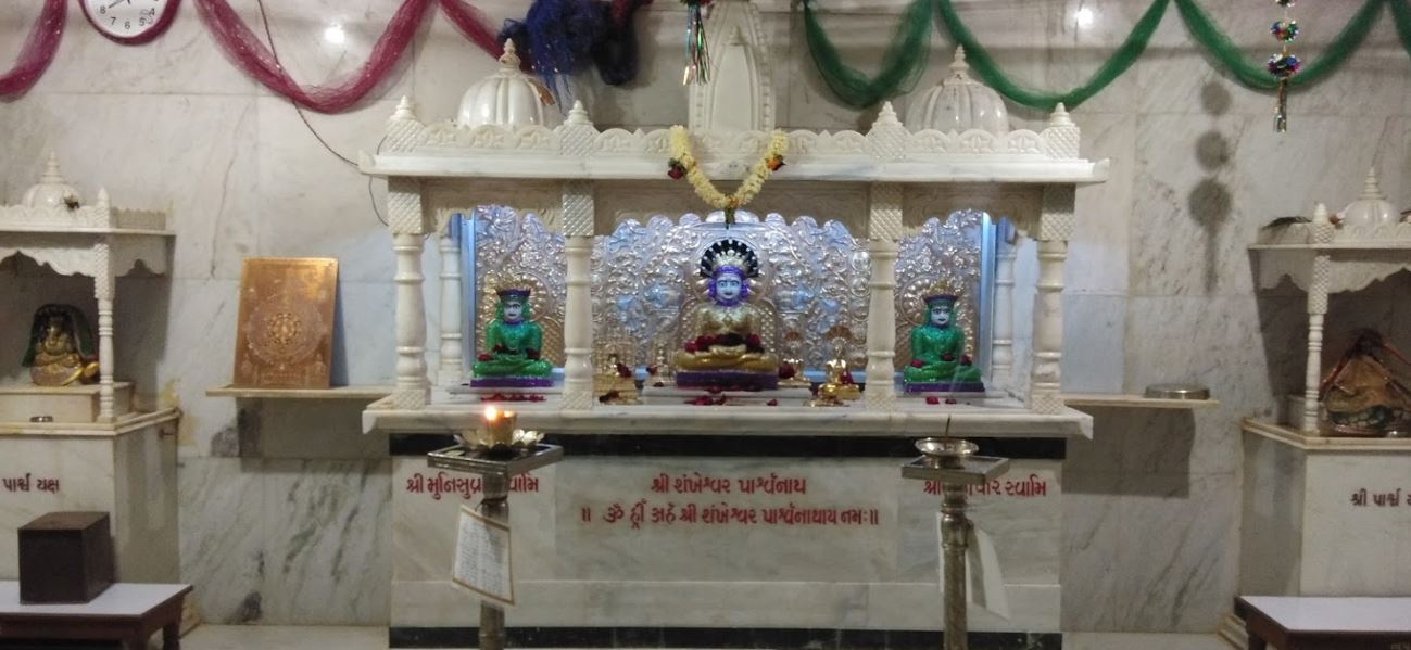 Shri Shankeshwar Parshvnath Jain Derasar, Amrapali Society, Manjalpur, Vadodara (Gujarat) image 1