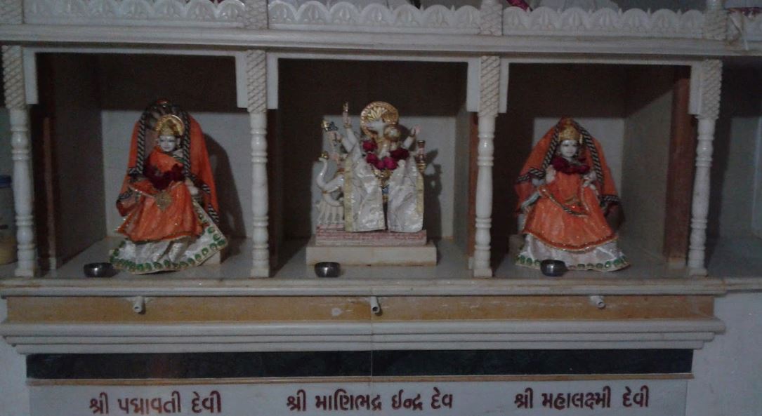Shri Shankeshwar Parshvnath Jain Derasar, Amrapali Society, Manjalpur, Vadodara (Gujarat) image 4