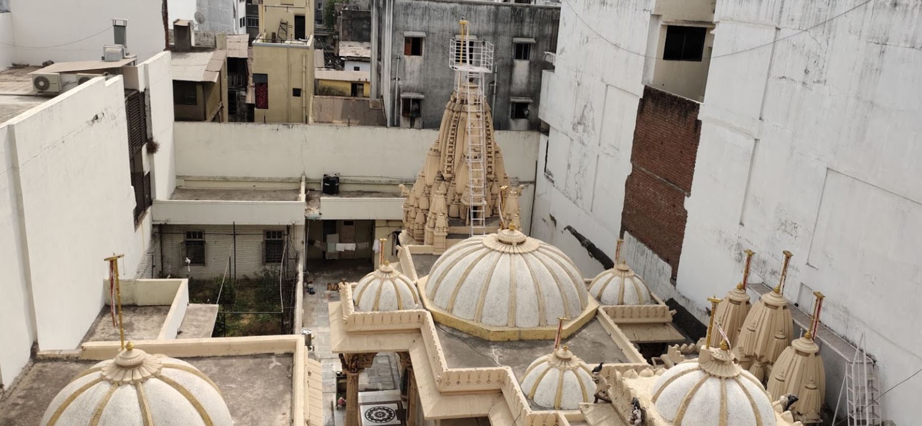 Shri Jain Derasar, Mama ni Pole, Raopura, Vadodara (Gujarat) image 1