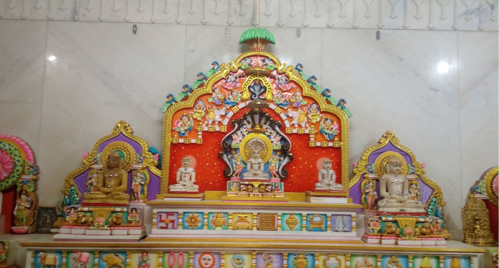 Shri Godiji Parshvnath Jain Derasar, Dera Pole, Babajipura, Vadodara (Gujarat) image 1