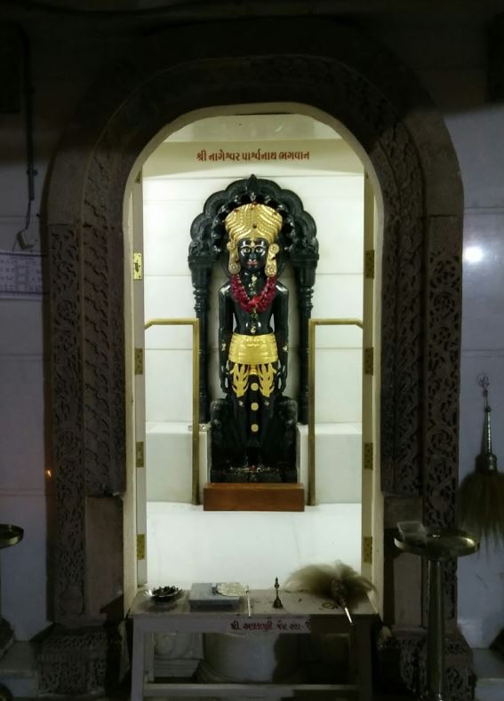 Shri Hasmukha Shankheshwar Parshvnath Jain Derasar, Shree Nahar Society, Akota, Vadodara (Gujarat) image 5