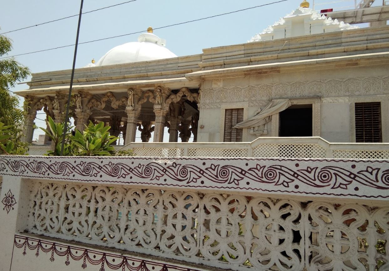 Shri Adinath Bhagwan Jain Derasar, Ajay Colony, Nizampura, Vadodara (Gujarat) image 3
