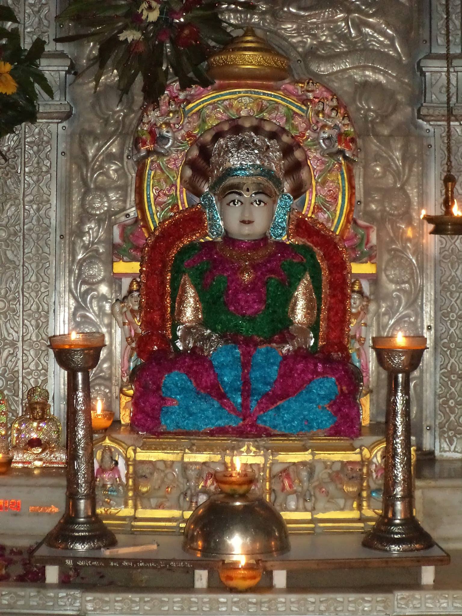 Shri Adinath Bhagwan Jain Derasar, Ajay Colony, Nizampura, Vadodara (Gujarat) image 8