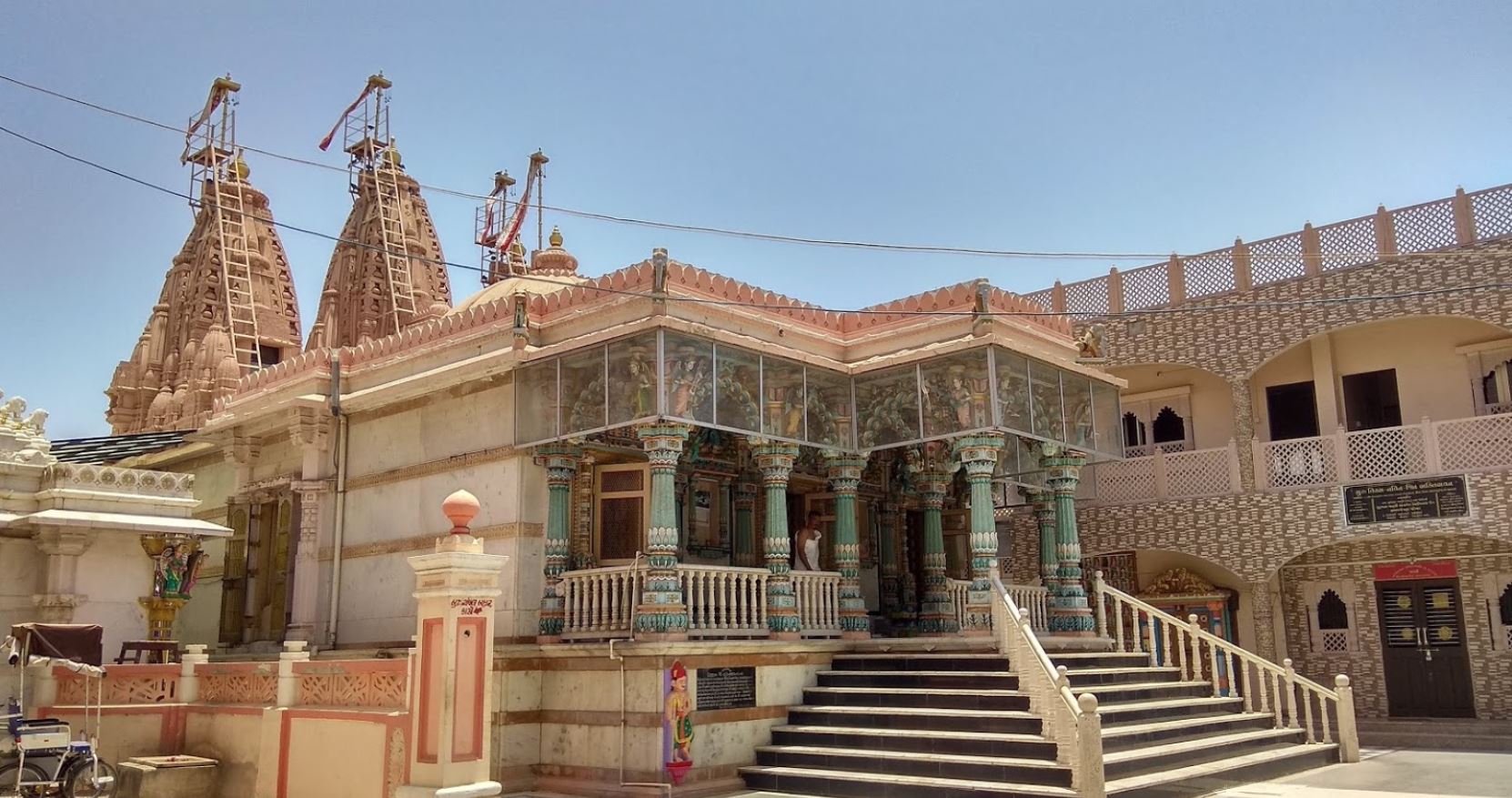 Shri Chhani Tirth, Shri Vimalnath Parshvnath Shantinath Jain Derasar, Vaniyawad, Chhani, Vadodara (Gujarat) image 1