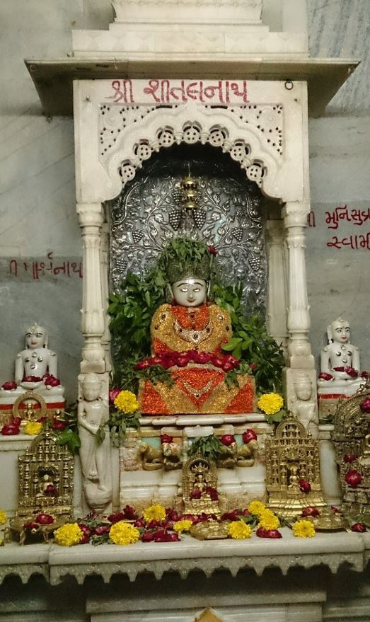 Shri Shitalnath Jain Derasar, Uttamchand Zaveri Pole, Laadwada, Mandvi, Vadodara (Gujarat) image 1