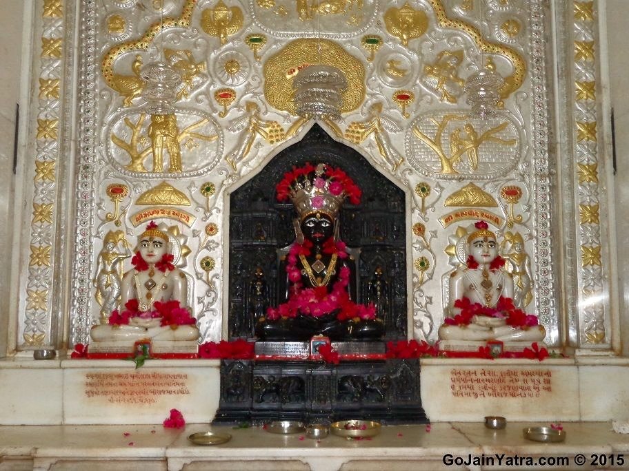 Shri Munisuvratnath Swami Jain Derasar, Nava Bazar, Karjan, District - Vadodara (Gujarat) main image