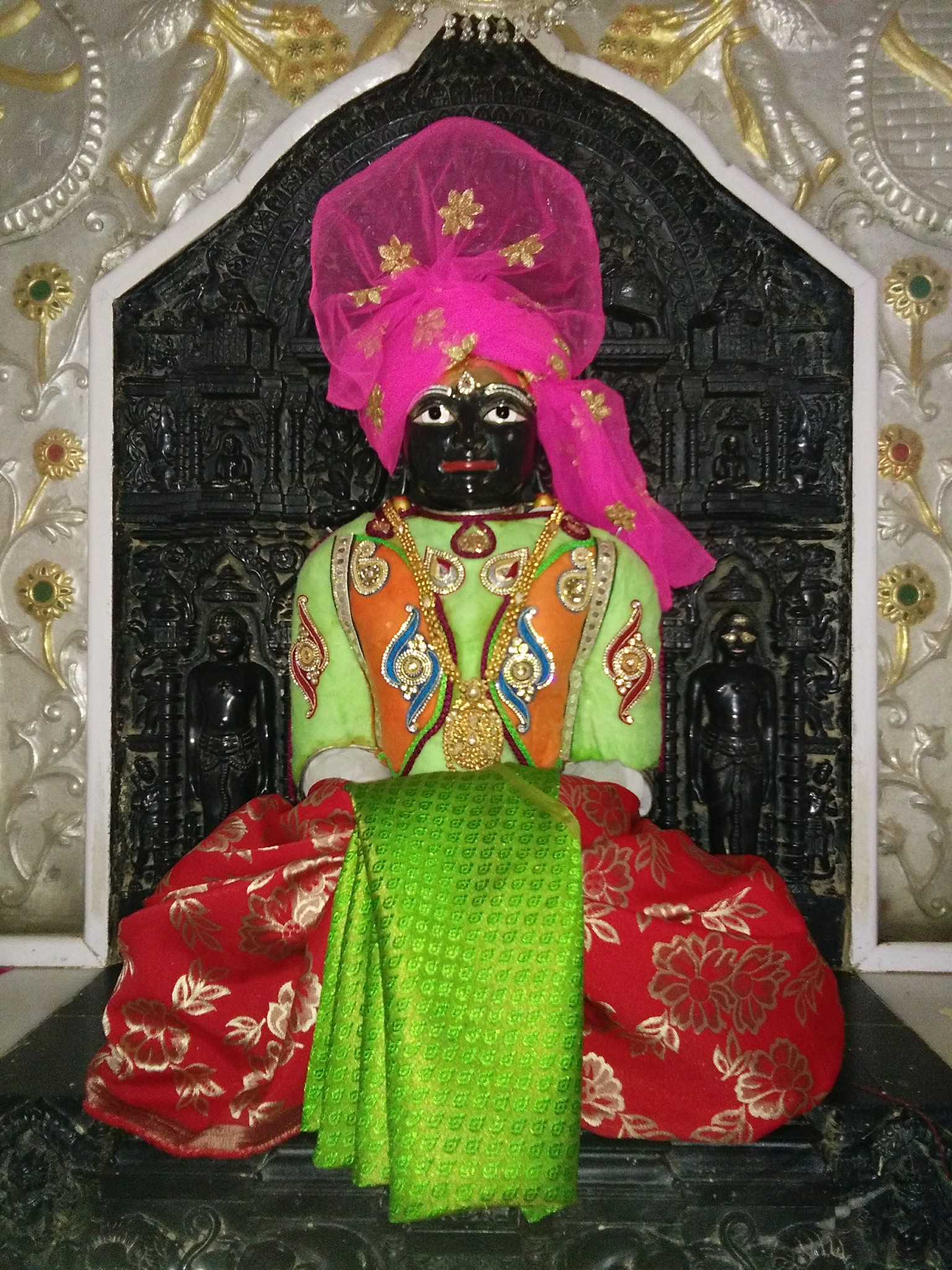 Shri Munisuvratnath Swami Jain Derasar, Nava Bazar, Karjan, District - Vadodara (Gujarat) thumbnail 5