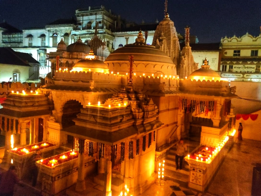 Motu Derasar, Shri Adinath Jinalaya, Khargate, Darbargadh, Bhavnagar (Gujarat) thumbnail 2