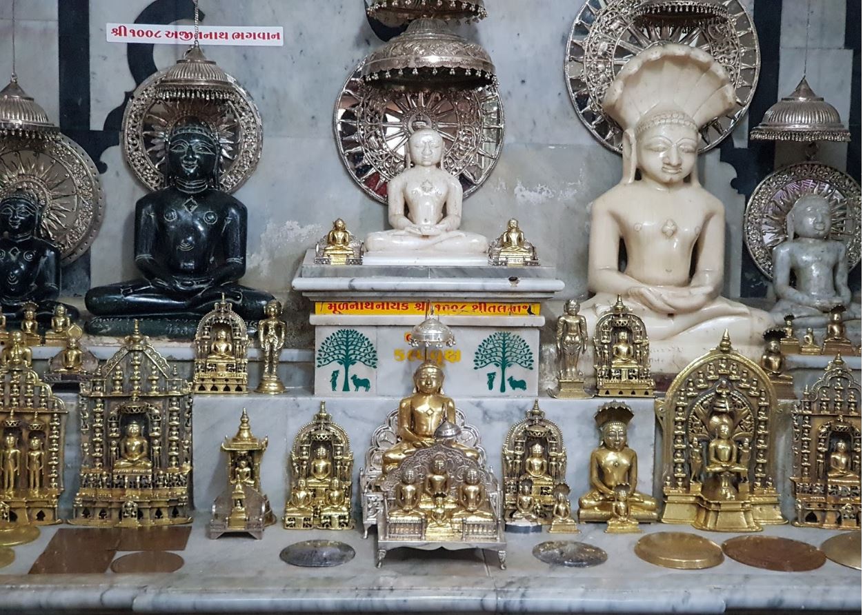 Shri Shantinath Digamber Jain Mandir, MG Road, Khargate, Darbargadh, Bhavnagar (Gujarat) image 1
