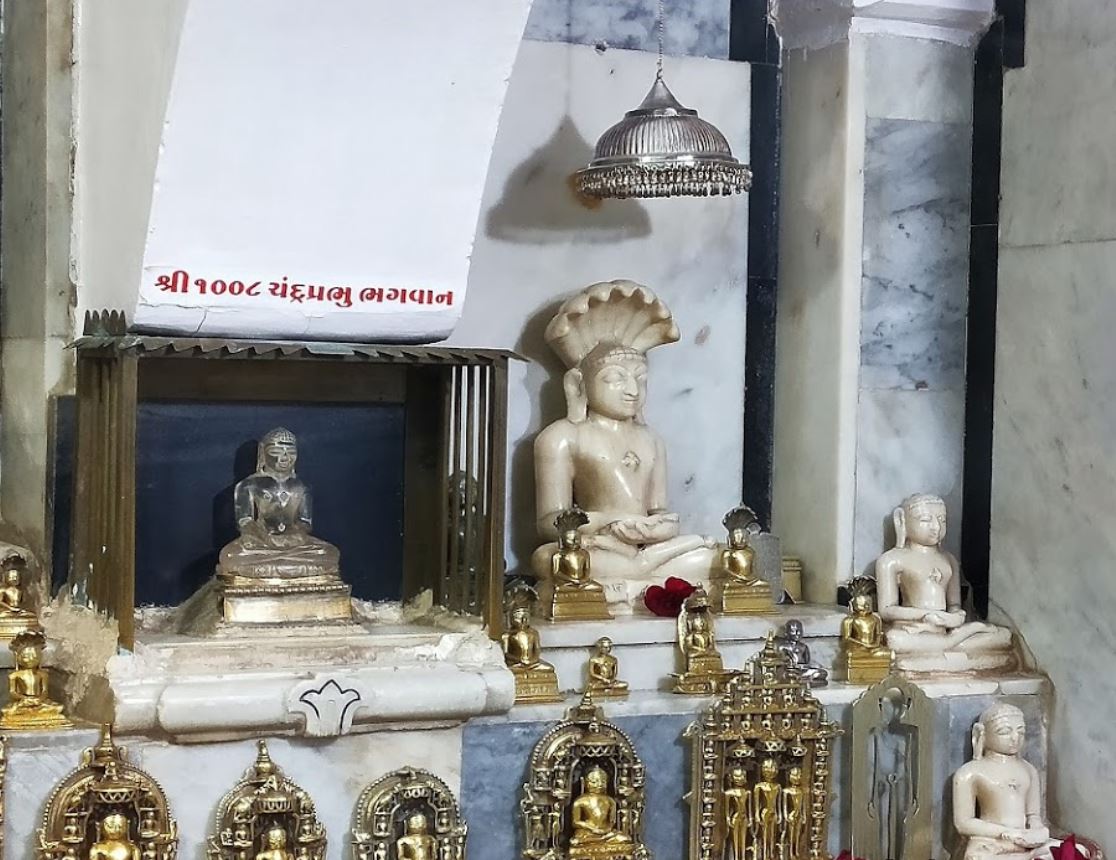 Shri Shantinath Digamber Jain Mandir, MG Road, Khargate, Darbargadh, Bhavnagar (Gujarat) image 3
