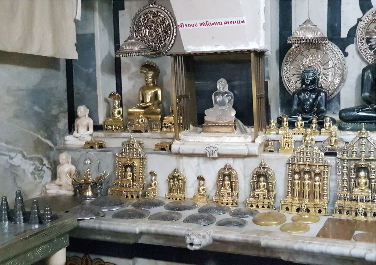 Shri Shantinath Digamber Jain Mandir, MG Road, Khargate, Darbargadh, Bhavnagar (Gujarat) image 4