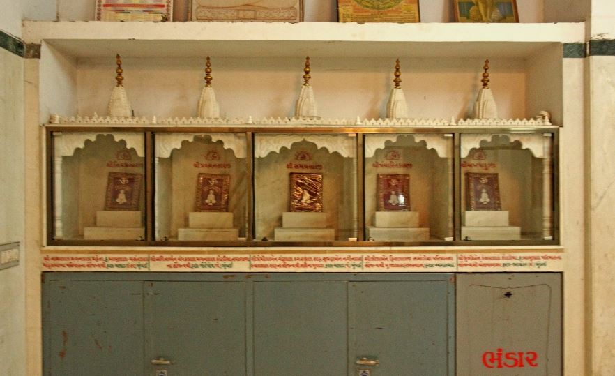 Shri Chandraprabhu Digamber Jain Mandir, Aashish Nagar Society, Meghani Nagar, Ahmedabad (Gujarat) image 3