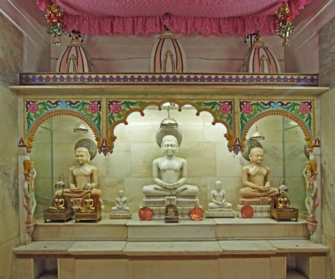 Shri Parshvnath Digamber Jain Mandir, Golwad Road, Khadia, Ahmedabad (Gujarat) image 2