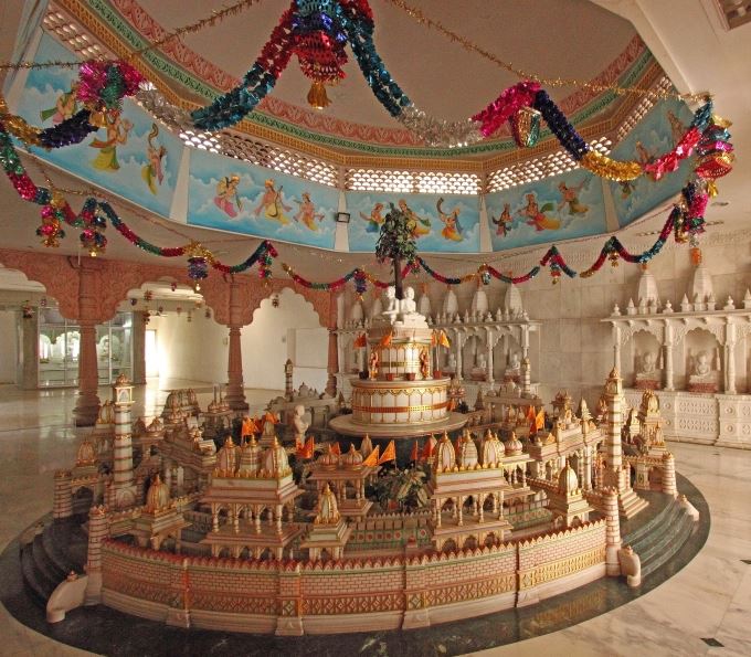 Shri Parshvnath Digamber Jain Mandir, Golwad Road, Khadia, Ahmedabad (Gujarat) image 4