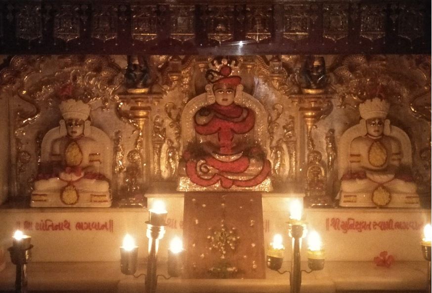 Shri Adinath Bhagwan Jain Derasar, Haripark Society, Adarsh Nagar, Naranpura, Ahmedabad (Gujarat) image 4