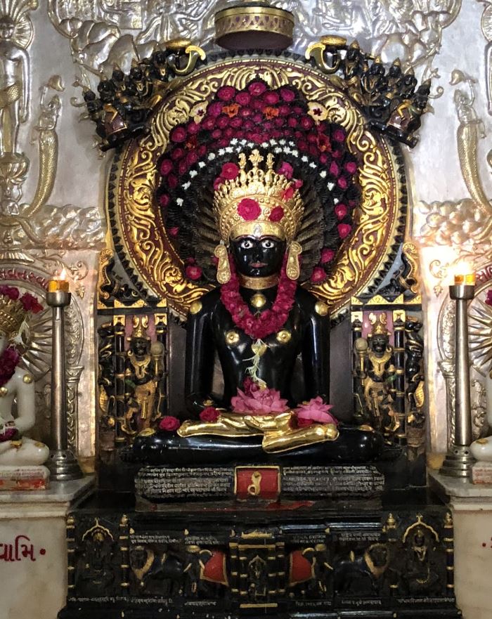 Shri Purushdaniya Parshvnath Bhagwan Jain Derasar, 132 Feet Ring Road, Satellite, Ahmedabad (Gujarat) image 3