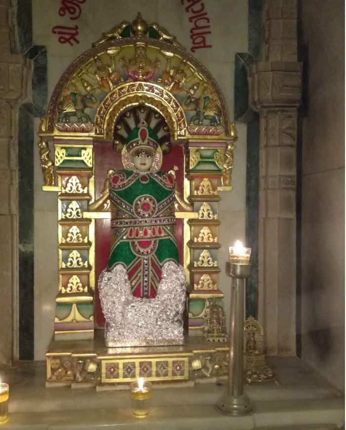 Shri Parshvnath Bhagwan Jain Derasar, Satellite Road, Satellite, Ahmedabad (Gujarat) image 3