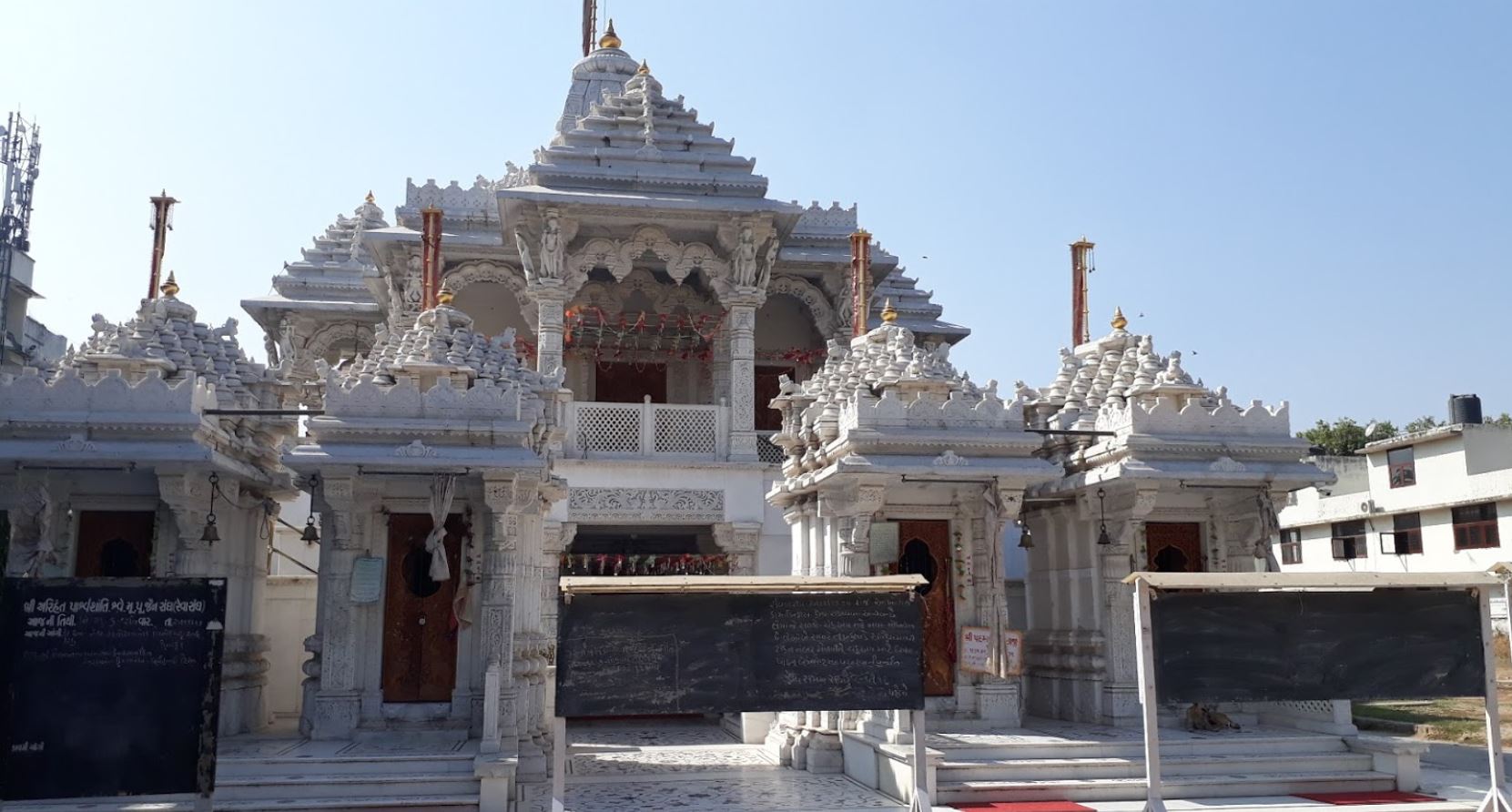 Shri Arihant Parshvshanti Jain Derasar, Yashkamal Society, Vasna, Ahmedabad (Gujarat) image 1