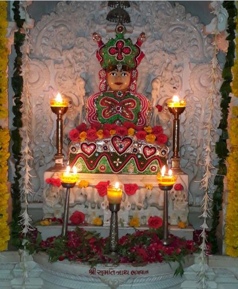 Shri Sumatinath Bhagwan Shwetamber Jain Mandir, Pankaj Society, Bhatta, Paldi, Ahmedabad (Gujarat) image 4