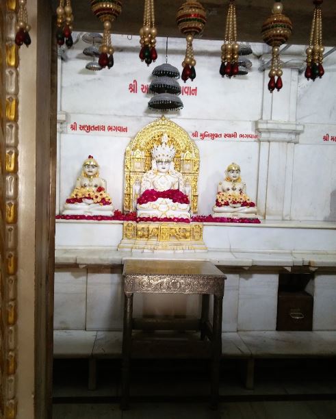 Shri Adinath Bhagwan Jain Derasar, Rajnagar Society, Paldi, Ahmedabad (Gujarat) image 1