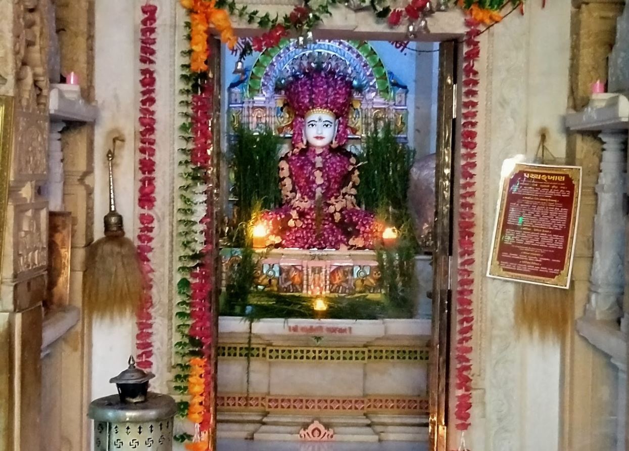 Shri Shantinath Bhagwan Jain Derasar, Indira Nagar II, Lambha, Ahmedabad (Gujarat) image 2