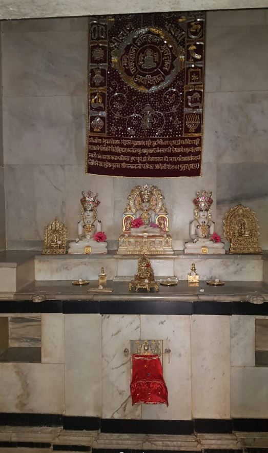 Shri Adinath Bhagwan Jain Derasar, Dhari, District - Amreli (Gujarat) image 3