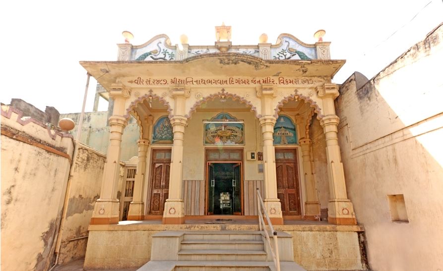 Shri Shantinath Bhagwan Digamber Jain Mandir, Gandhi Chowk, Savar Kundla, District - Amreli (Gujarat) image 2