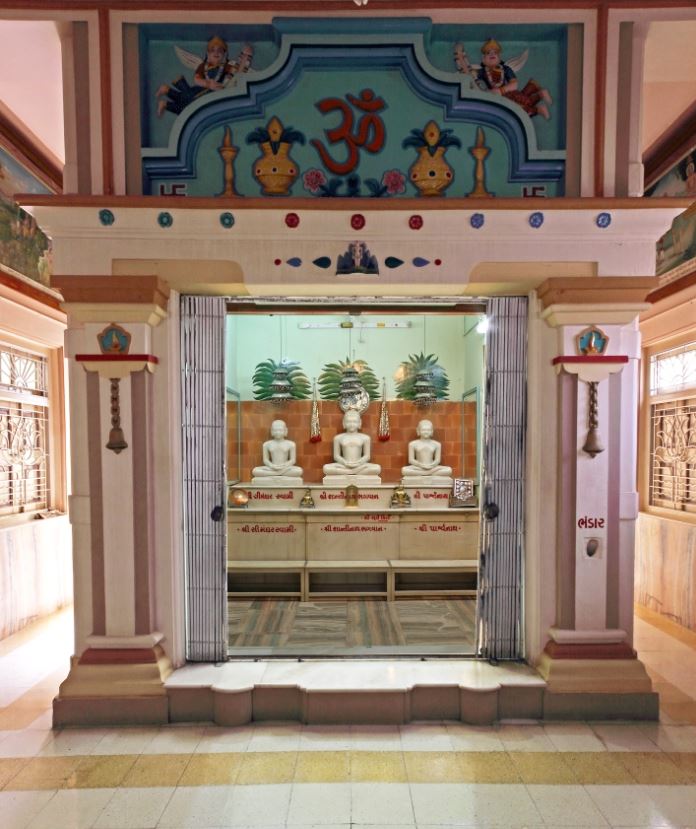 Shri Shantinath Bhagwan Digamber Jain Mandir, Gandhi Chowk, Savar Kundla, District - Amreli (Gujarat) image 3