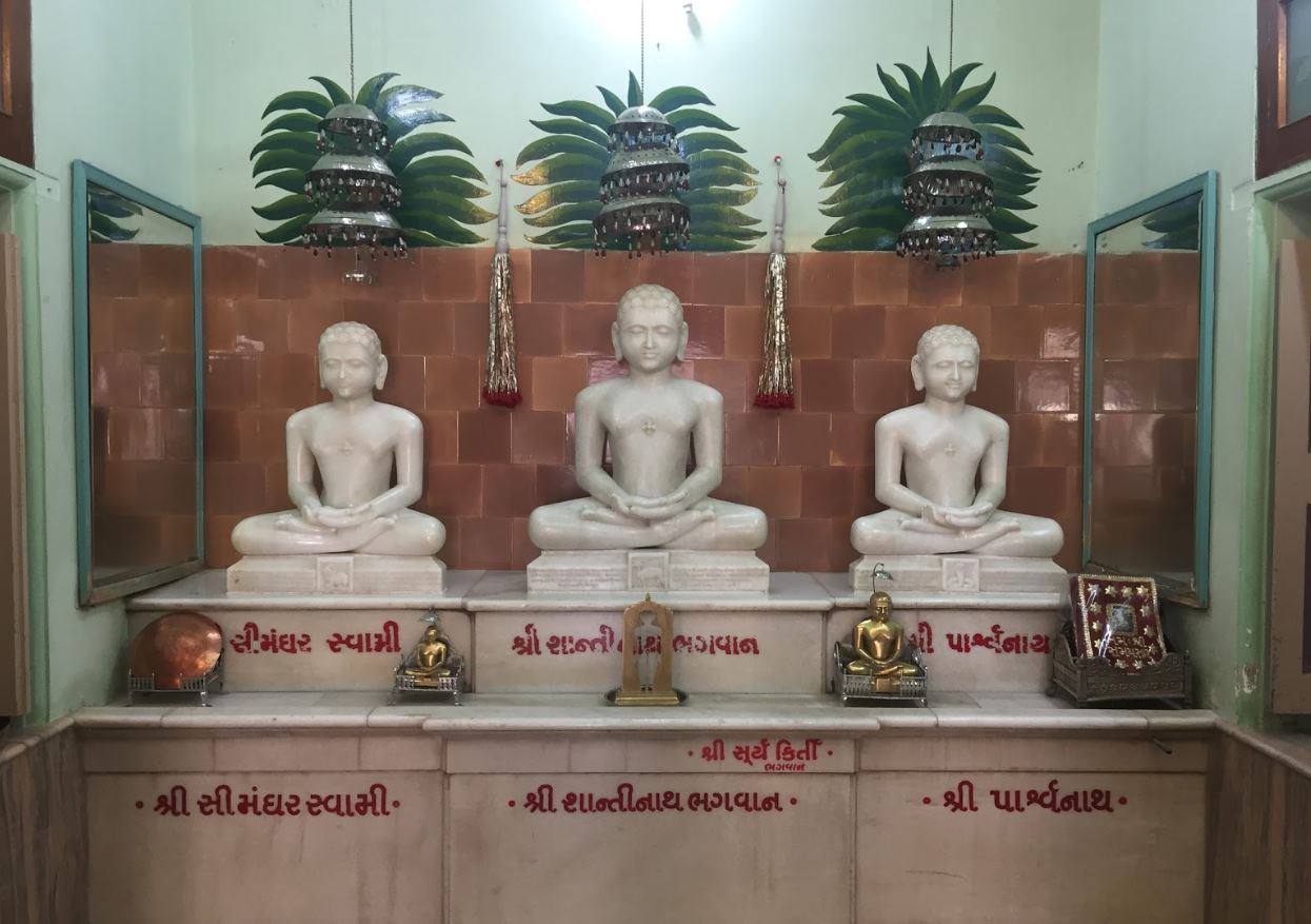 Shri Shantinath Bhagwan Digamber Jain Mandir, Gandhi Chowk, Savar Kundla, District - Amreli (Gujarat) image 5