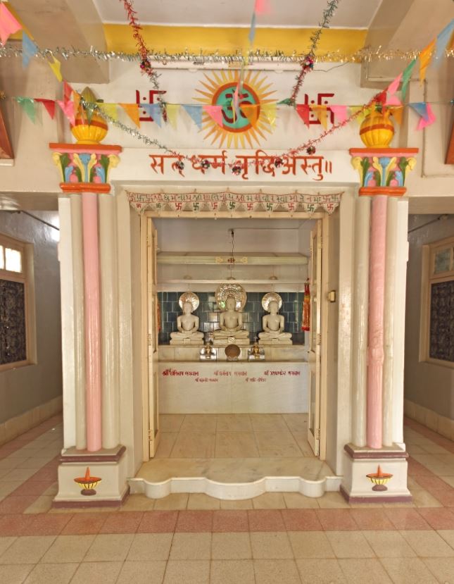 Shri Dharmnath Digamber Jain Mandir, Kanatalav, District - Amreli (Gujarat) image 3