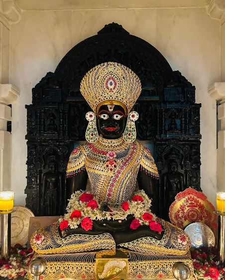 Shri Neminath  Bhagwan Jain Shwetamber Mandir, Gautam Labdhi Nivas, R Agraharam, Guntur (A.P.) image 4