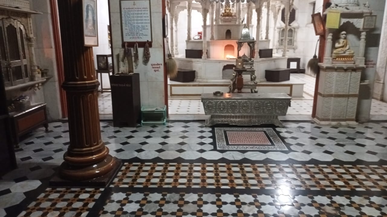 Shri Samavashran Jain Tirth, Kachra Pole, Nanavat, Surat (Gujarat) image 4