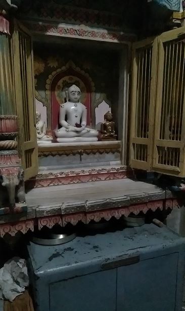 Shri Shitalnath Bhagwan Jain Derasar, Jain Pedhi Street, Khapatia Chakla, Gopipura, Surat (Gujarat) image 1