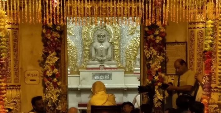 Shri Vasupujya Swami Jinalaya, Pani Ki Bheet Road, Gopipura, Surat (Gujarat) image 3