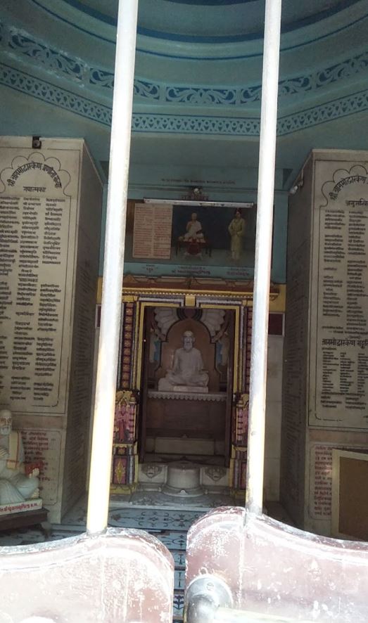 Shri Agamodharak Guru Mandir, Bawa Sidi Tekro, Kaji Medan, Gopipura, Surat (Gujarat) image 4