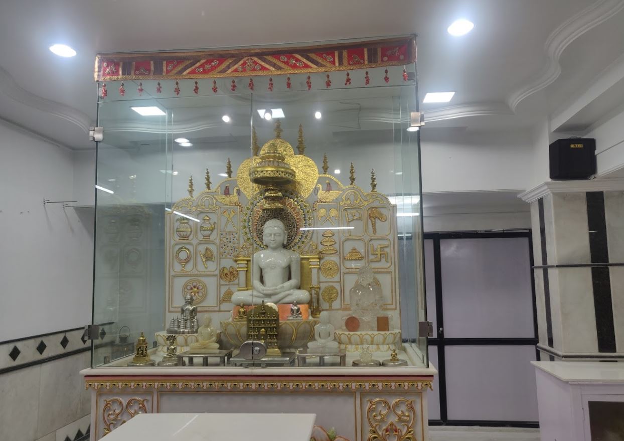 Shri 1008 Mahaveer Swami Digamber Jain Mandir, Dr Manekji Street, Timaliawad, Nanpura,  Surat (Gujarat) image 2